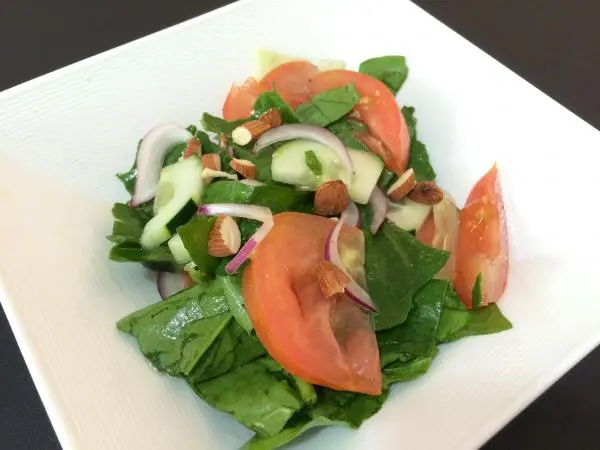 img_salada_de_espinafre_e_tomate_3302_600